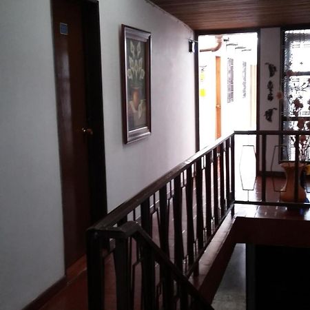 La Casa De Huespedes Hotel Bogotá Eksteriør billede